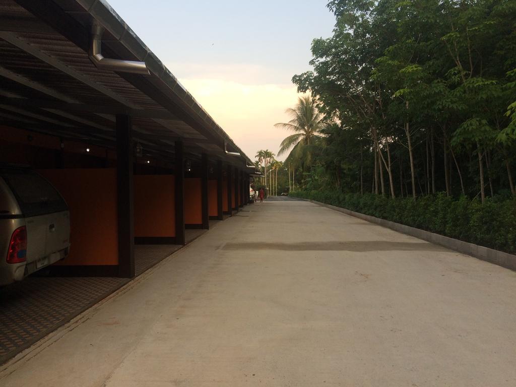 Happy Resort Phang Nga Natai Beach Eksteriør bilde