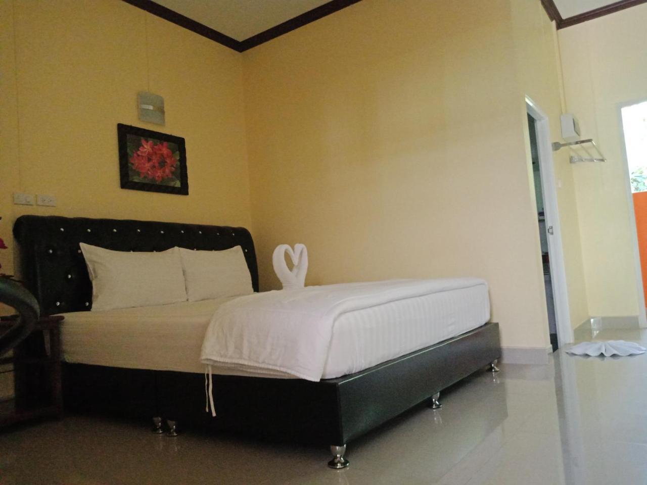 Happy Resort Phang Nga Natai Beach Eksteriør bilde