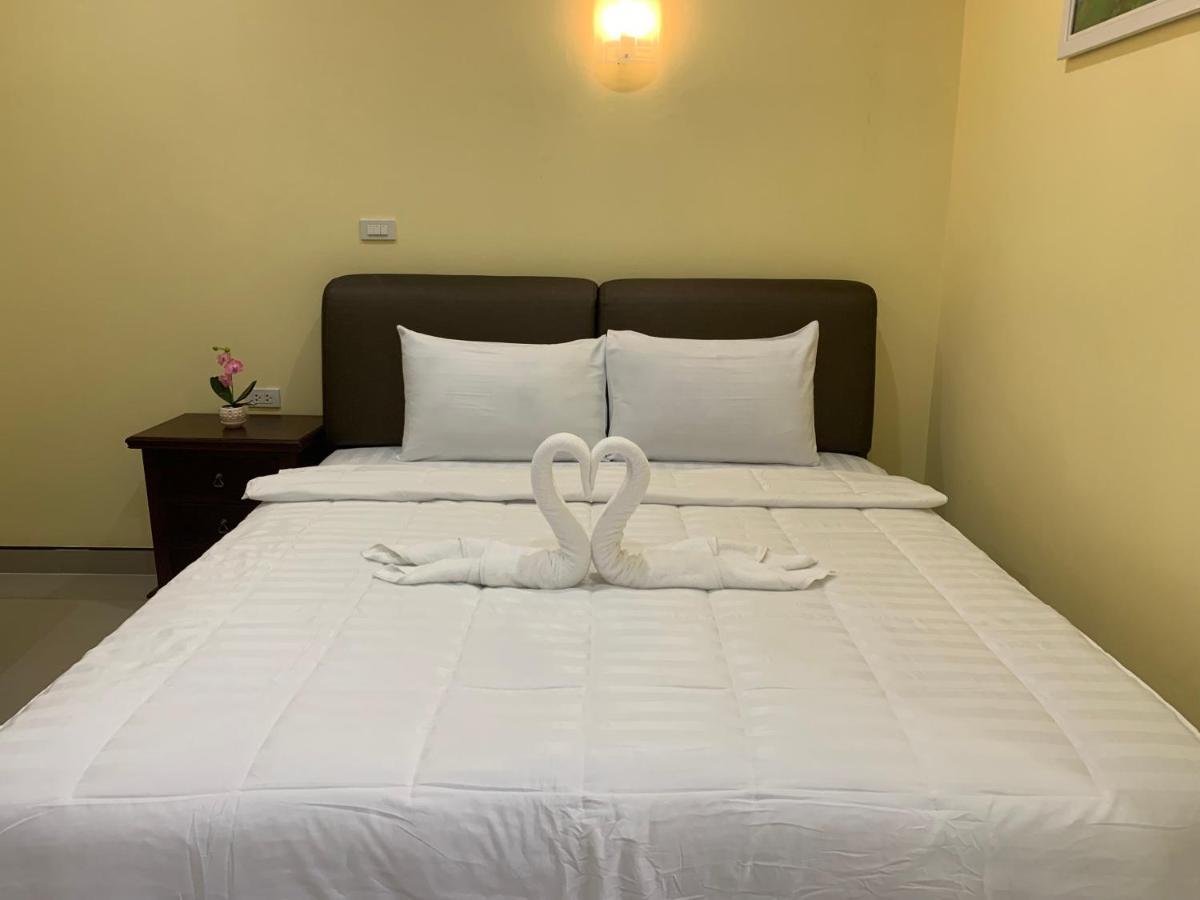 Happy Resort Phang Nga Natai Beach Eksteriør bilde